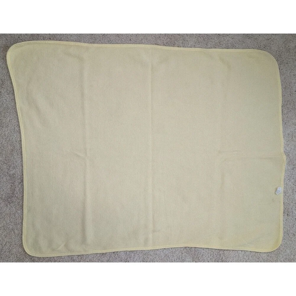 Vintage Carters Yellow Cotton Thermal Waffle Weave Baby Swaddle Blanket USA26X34